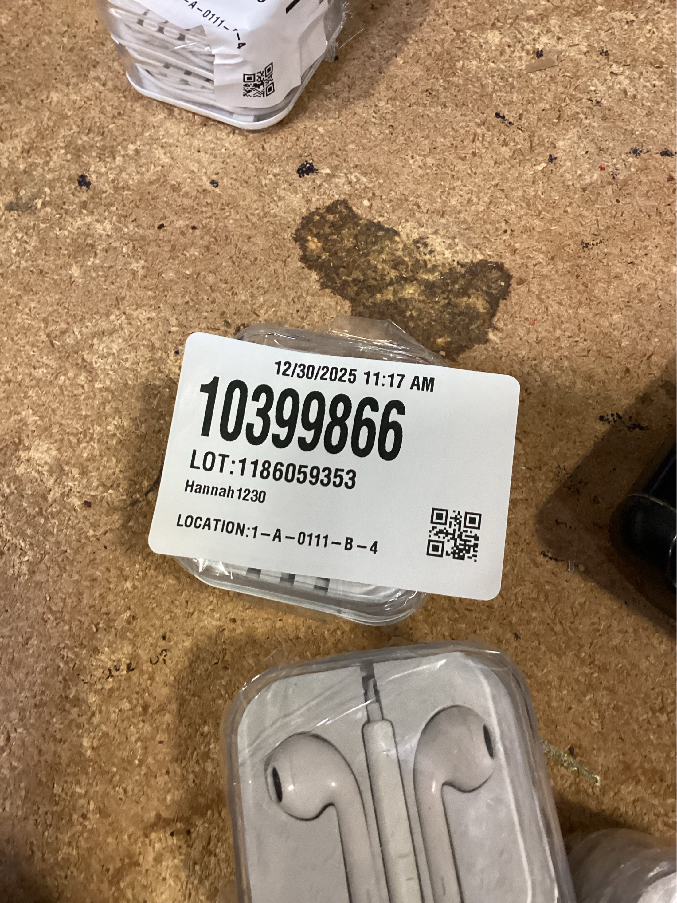 Aux Headphones/Earphones/Earbuds 3.5mm Wired Headphones Noise Isolating Earphones with Built-in Microphone & Volume Control Compatible with Phone 6 SE 5S 4 Pod Pad Samsung/Android MP3 (2 Pack)