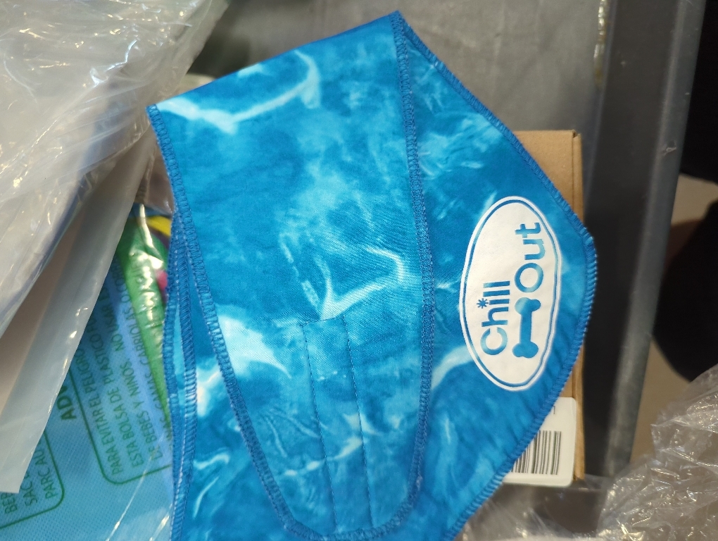 ALL FOR PAWS Dog Cooling Bandana, Cooling Bandanas for Large Dogs, Dog Cooling Neck Wrap, Cooling Scarf for Dogs, Blue Ice Dog Neck Cooler for Summer