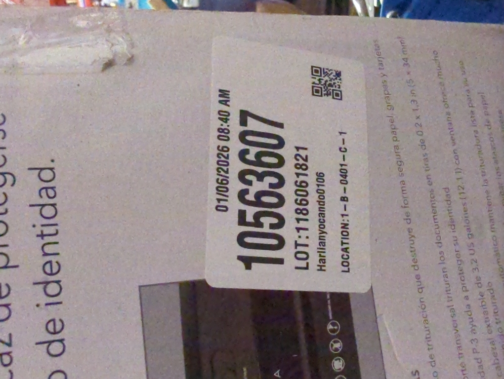 Insignia™ - 6-Sheet Crosscut Shredder - Black