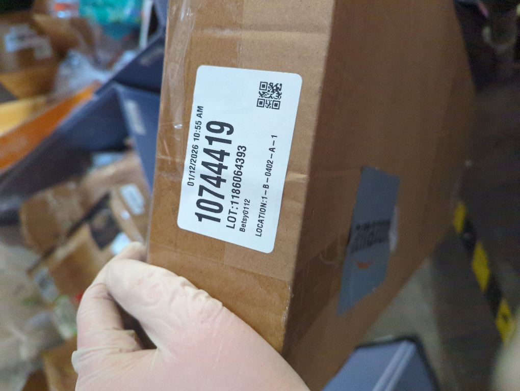 Doggy Door for Sliding Glass Doors, Adjustable Height 75 3/5 to 80, Aluminum Frame Sliding Door Dog Door Insert, Suitable for Medium Dogs Up to 30 lbs(Medium,White)