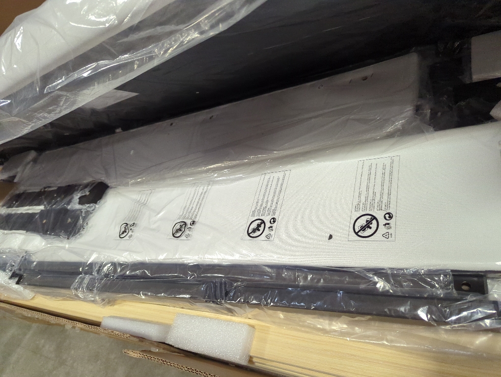 Belo Upholstered King Platform White Bed