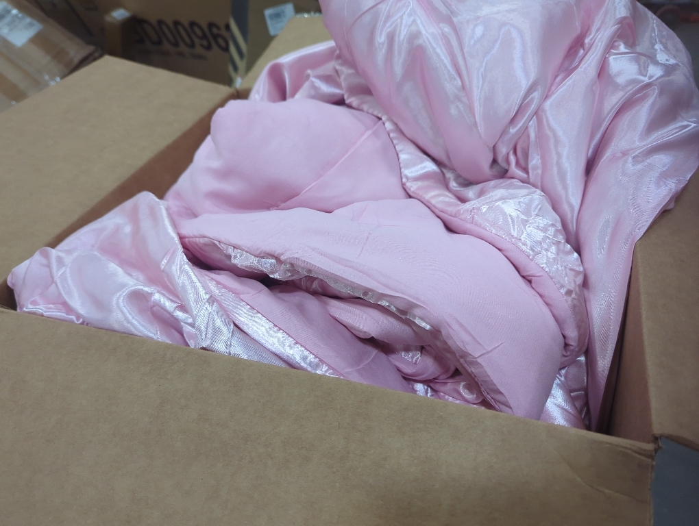 Size Large Color pink satin comforter