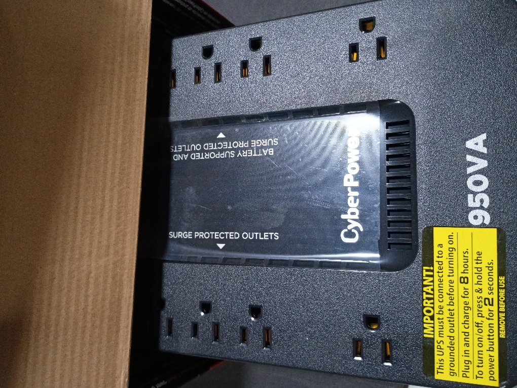 950VA/510-Watt 120-Volt 8-Outlet UPS Battery Backup with USB