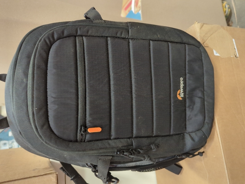 Lowepro Tahoe BP 150, Camera Bag, Lightweight Compact Camera Backpack for Cameras, CSC, DJI Spark Drone, Black, 27.5 x 21.7 x 40.3 cm, Medium LP36892-PWW