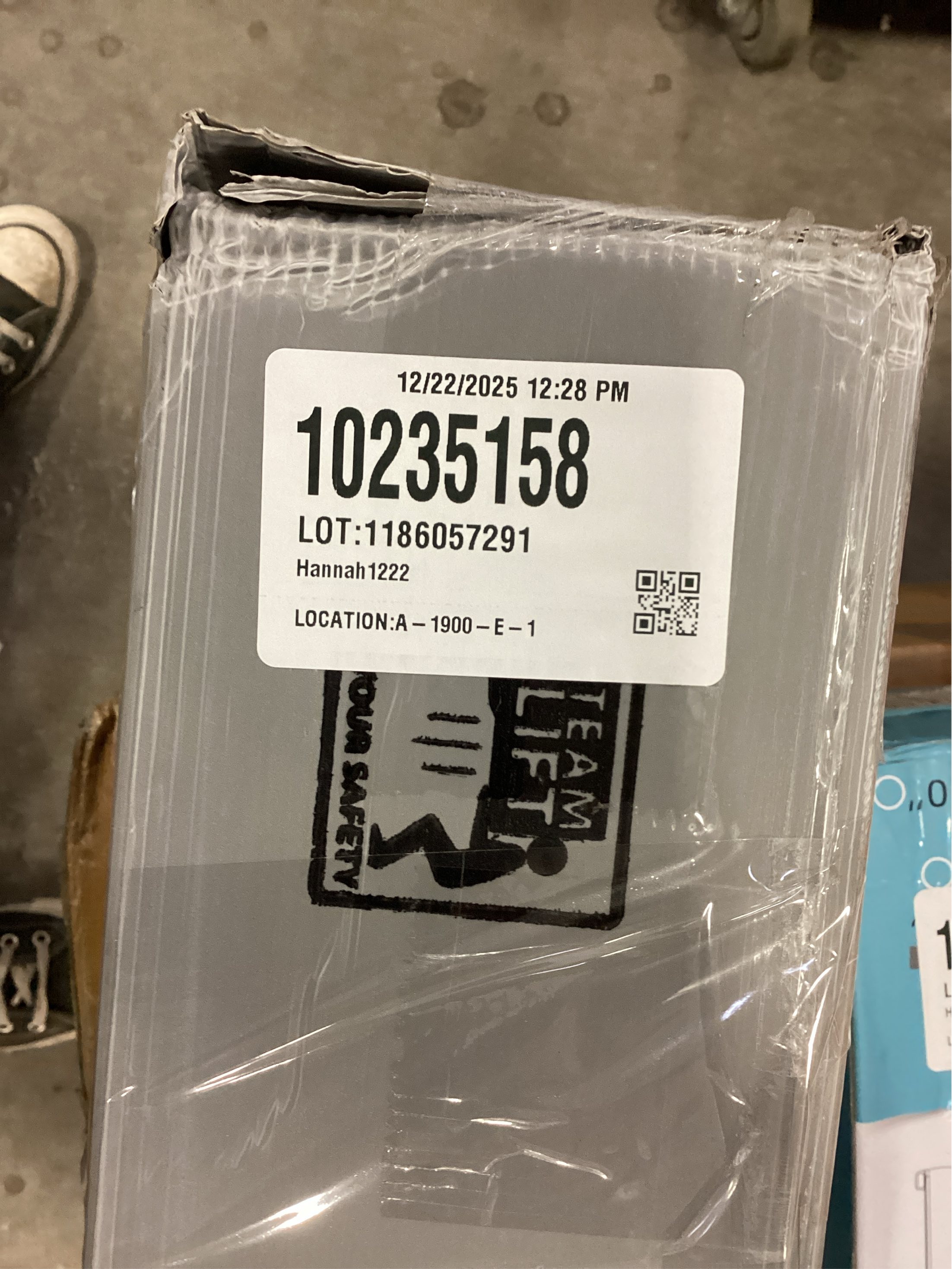 Metal Bed Frame,Queen Size Bed Frame with Storage Space,Heavy Duty Sturdy Mattress Foundation,Easy Assembly,No Box Spring Needed, Black,14 Inch,Queen