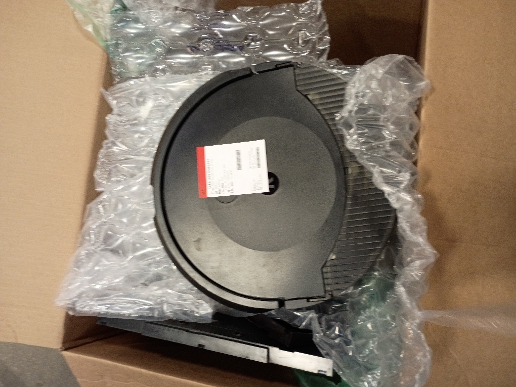 iRobot Roomba Combo 10 Max Robot Vacuum and Mop   AutoWash Dock - Multi-Functional Base - X085020R