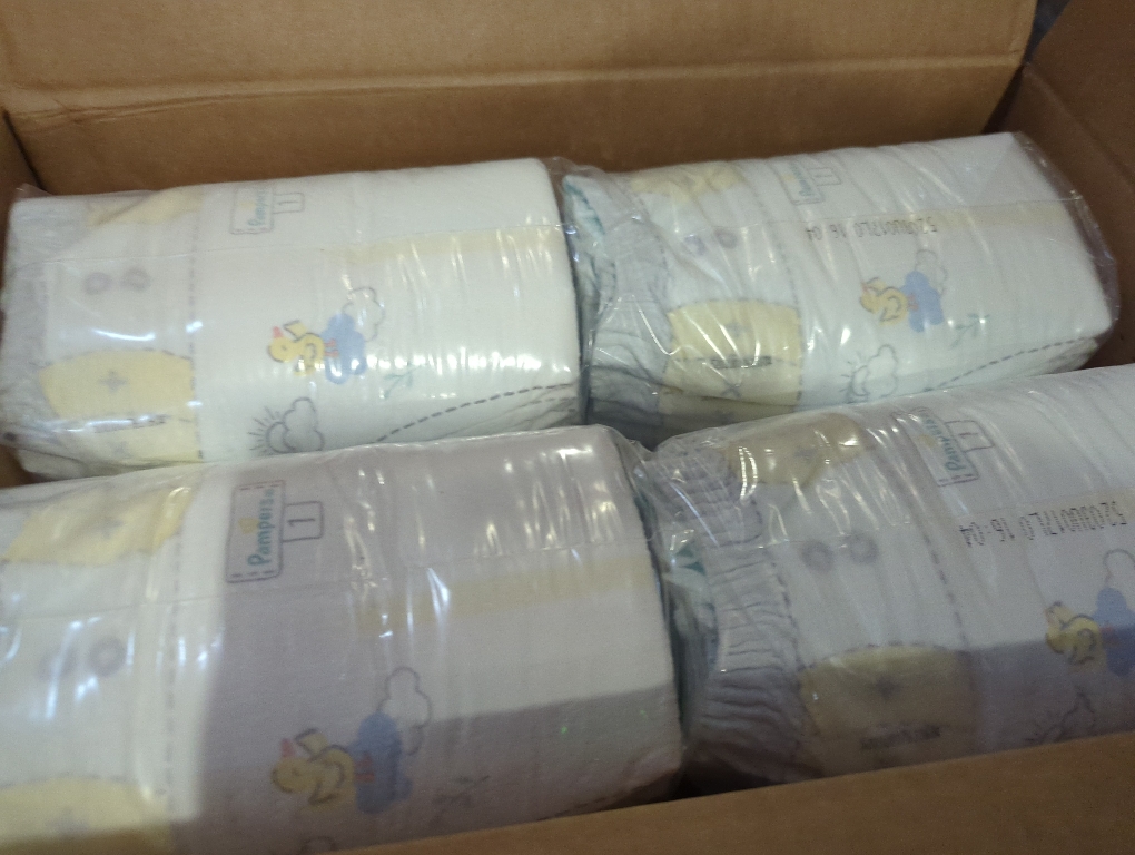 Pampers Swaddlers Diapers, Size 1 (8-14 lbs), 96 Count, Absorbent, Keeps Baby Dry and Comfortable, Skin Safe Disposable Baby Diaper (Packaging May Vary)