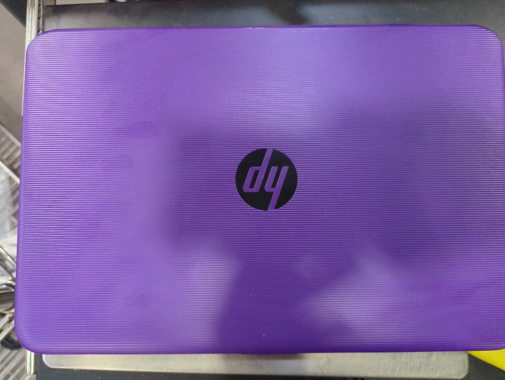 HP Stream - 14-cb106ca With Charger