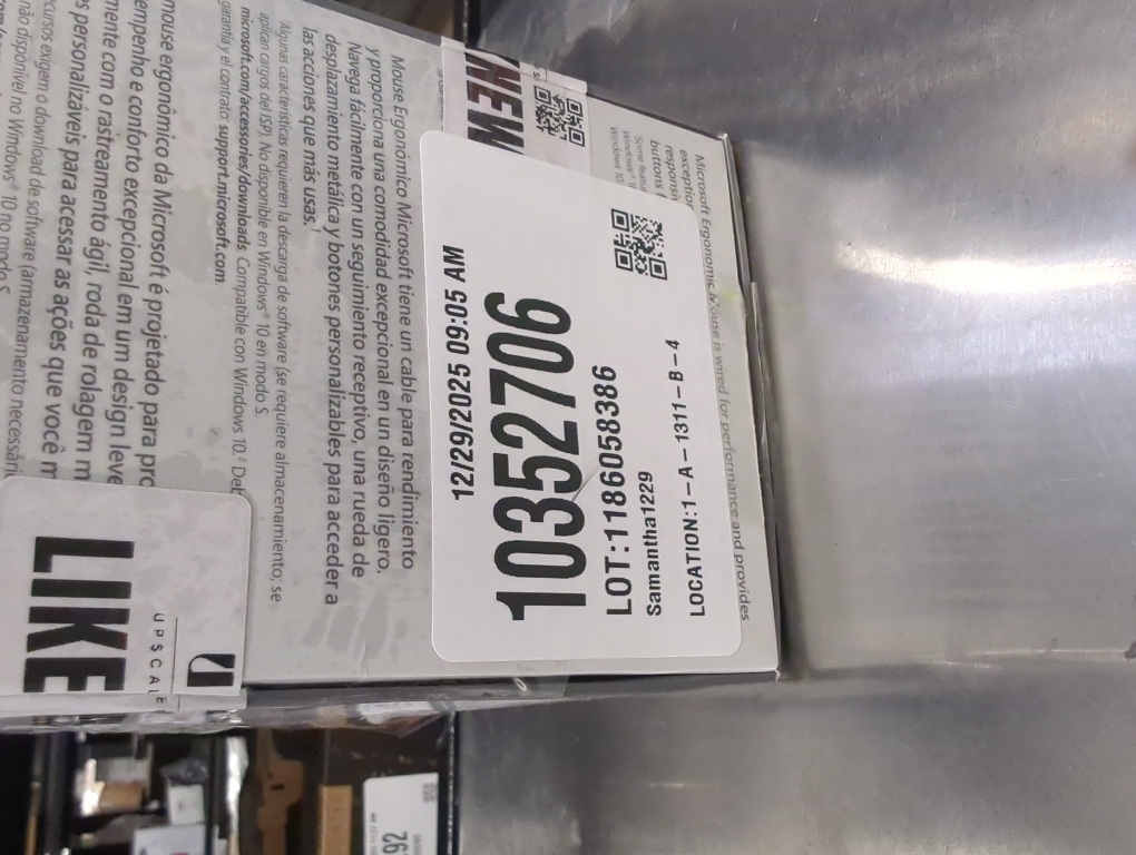 Microsoft Ergonomic Mouse Black - Wired USB - BlueTrack - 1000 dpi - Scroll Wheel - 5 Button(s)