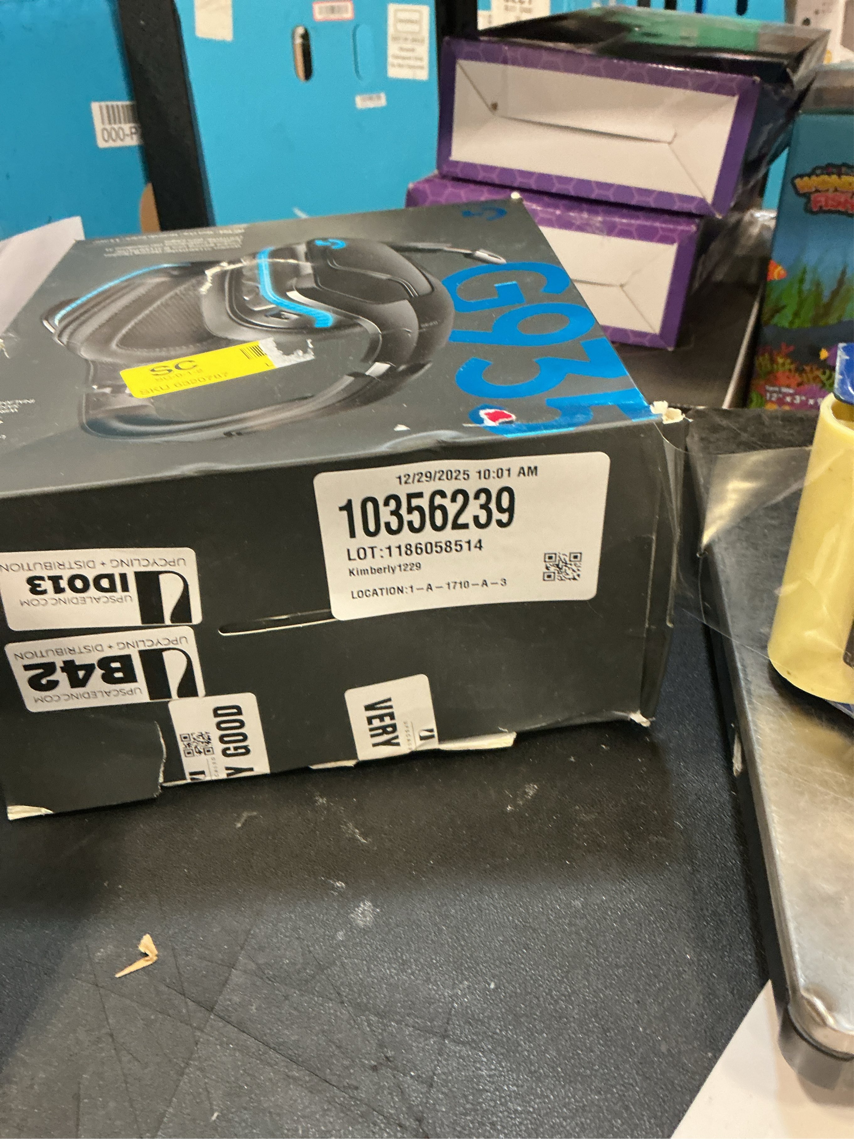 Logitech - G935 Wireless 7.1 Surround Sound Over-the-Ear Gaming Headset for PC with LIGHTSYNC RGB Lighting - Black/Blue