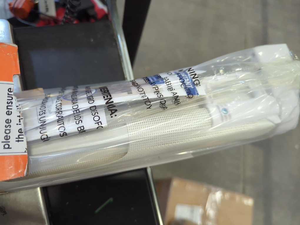 Retractable Baby Gate for Doorways and Stairs, Mesh Safety Gate for Pet, Indoor & Outdoor Use, One-Hand Operation, Easy Installation, 33.6 Tall, Expands to 55 Wide（White,33.6x55