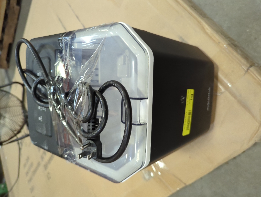 Insignia™ - 16 lb. Portable Icemaker