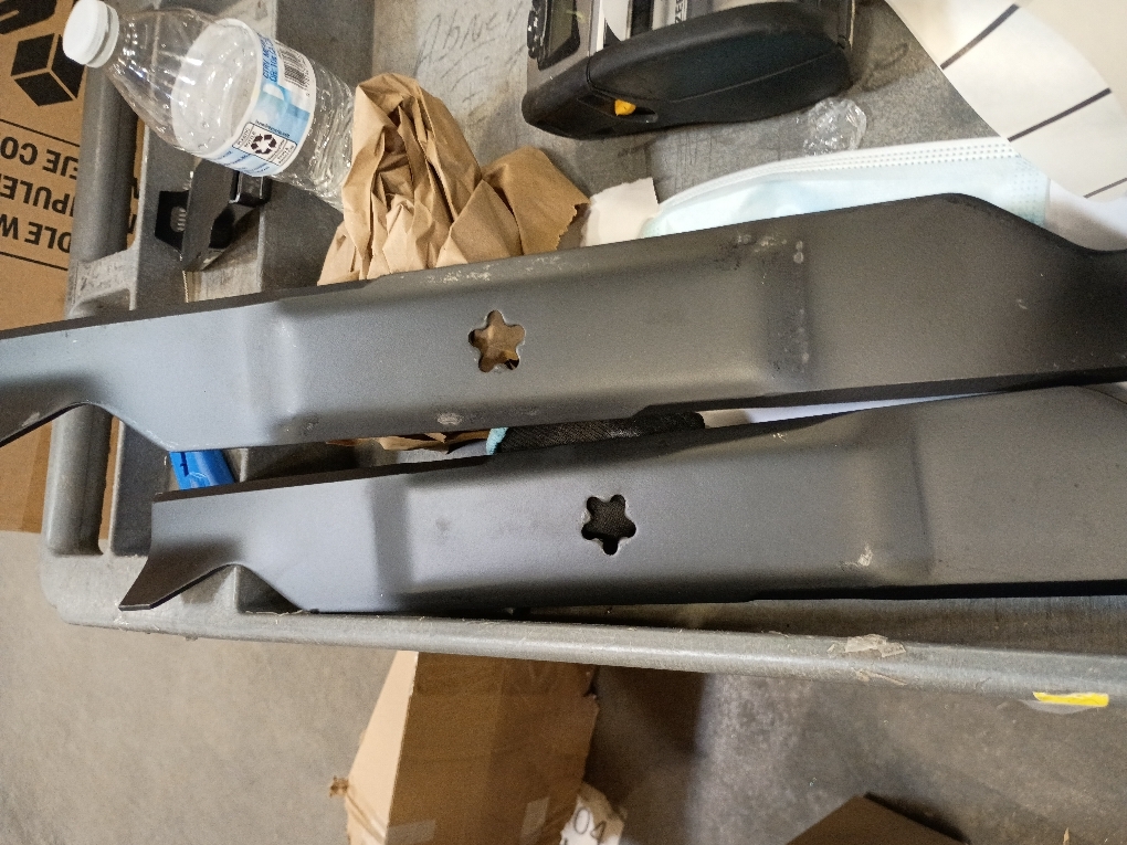 532405380 Medium Lift Lawn Mower Blades for 33266 403107 405380 532403107 PP21011 Compatible with Husqvar na YTH22V46 Z246 YT46LS YTH20K46 YTH21K46 YTH22K46 YTA22V46 46 Deck Lawn Mower