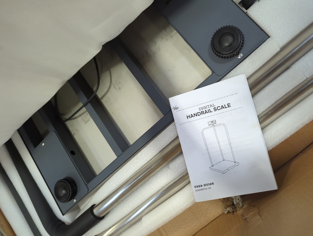 Medical Grade Digital Scale with Handles for Elderly, Bariatric Physician Scales, 660 lb / 300 kg Weight Capacity