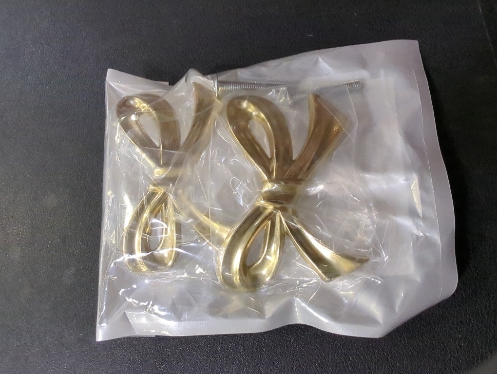 2 Pcs Gold Drawer Pulls Decorative Brass Bow Shape Cabinets Handle Vintage Dresser Knobs, Cabinet Hardware Cupboard Dresser Wardrobe and Drawer Pulls (2PCS)