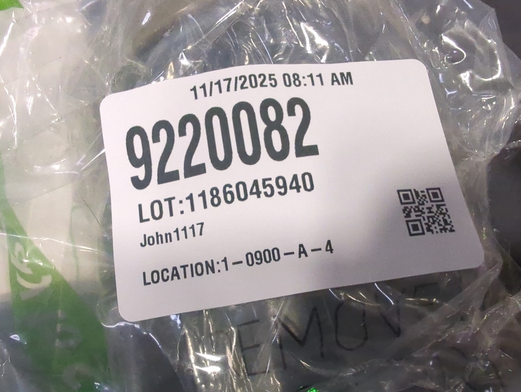 Size 28oz Color Tan BlenderBottle Classic V2 Shaker Bottle Perfect for Protein Shakes and Pre Workout, 28oz, Full Color Tan