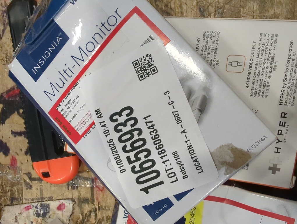 Insignia - USB to Dual HDMI Adapter - Model: NS-PU32H4A