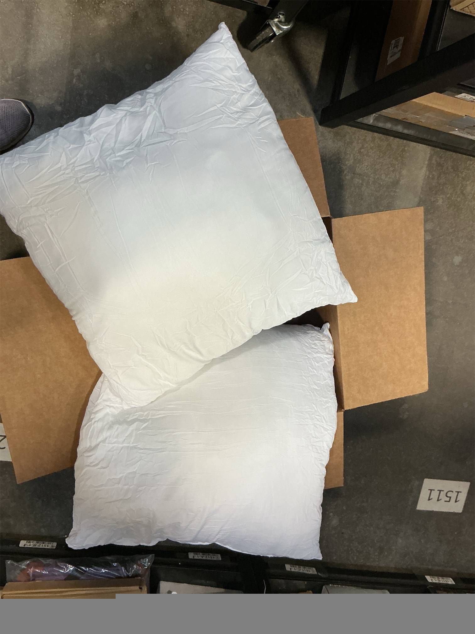 EDOW Throw Pillow Inserts, Set of 2 Lightweight Down Alternative Polyester Pillow, Couch Cushion, Sham Stuffer, Machine Washable. (White, 18x18)