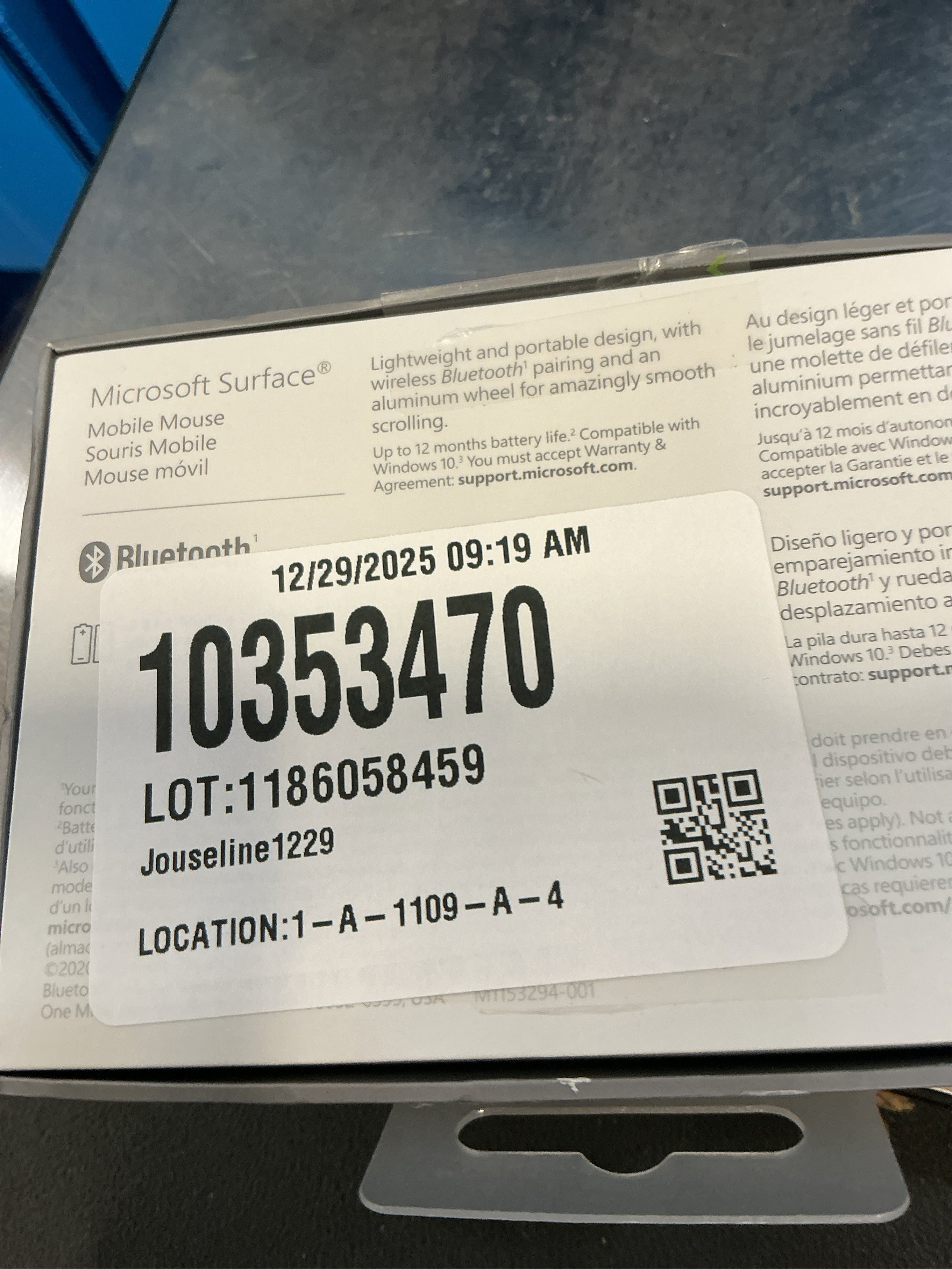 Microsoft Surface Mobile Mouse Sandstone - Bluetooth Connectivity - Seamless scrolling - Light & portable - BlueTrack enabled