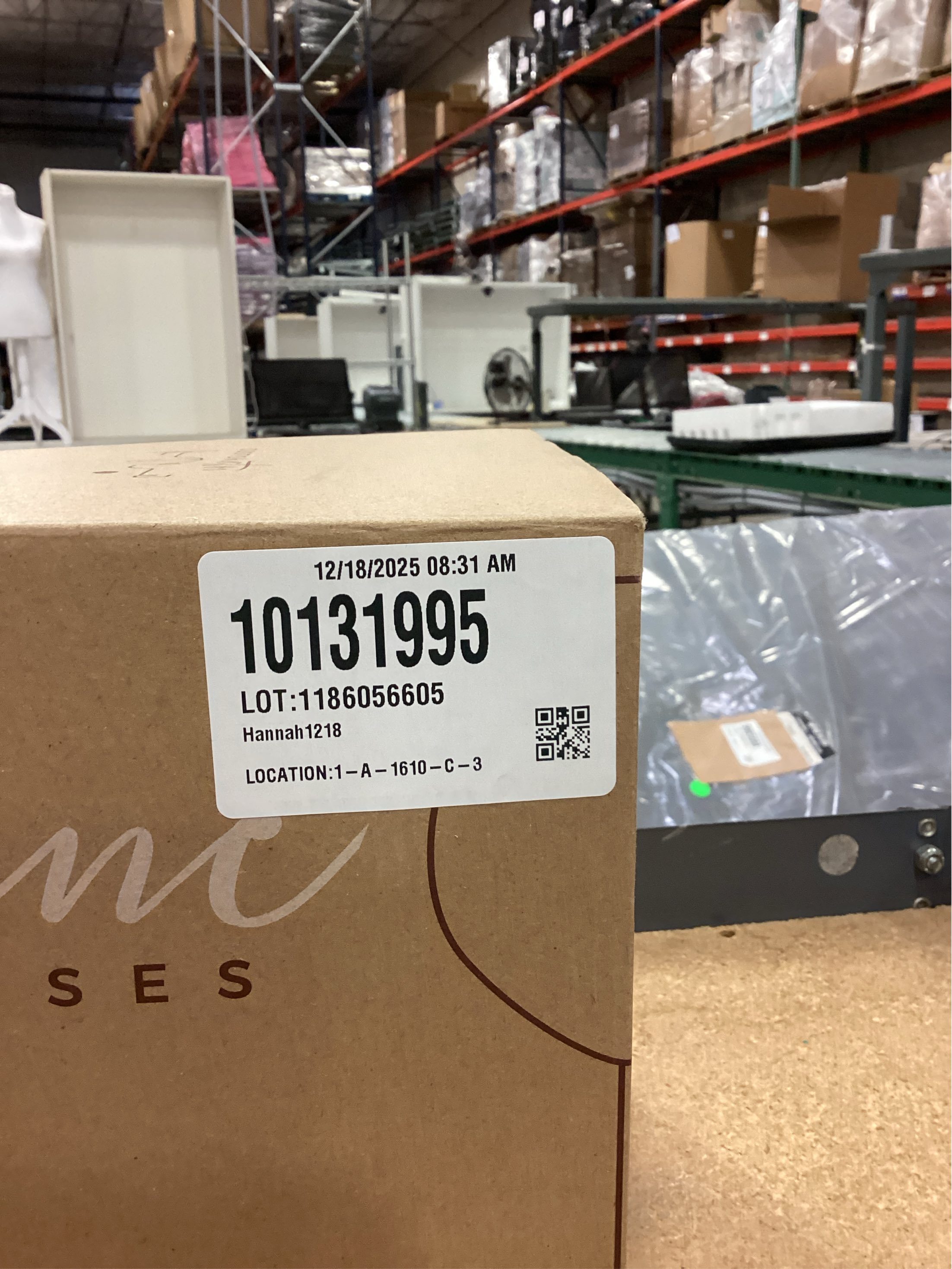 Gusto Nostro Stainless Steel Wine Glass - 18 oz - Unbreakable Black Wine Glasses for Travel, Camping and Pool - Fancy, Unique and Cool Portable Metal Wine Glass for Outdoor Events, Picnics (Set of 4)