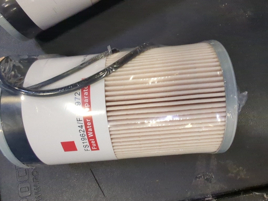 FS19764 Fuel Filter Water Separator Fit for Cummins X12 X15 ISX12 ISX15 Engine Replace FS19765 P550851 PF7930
