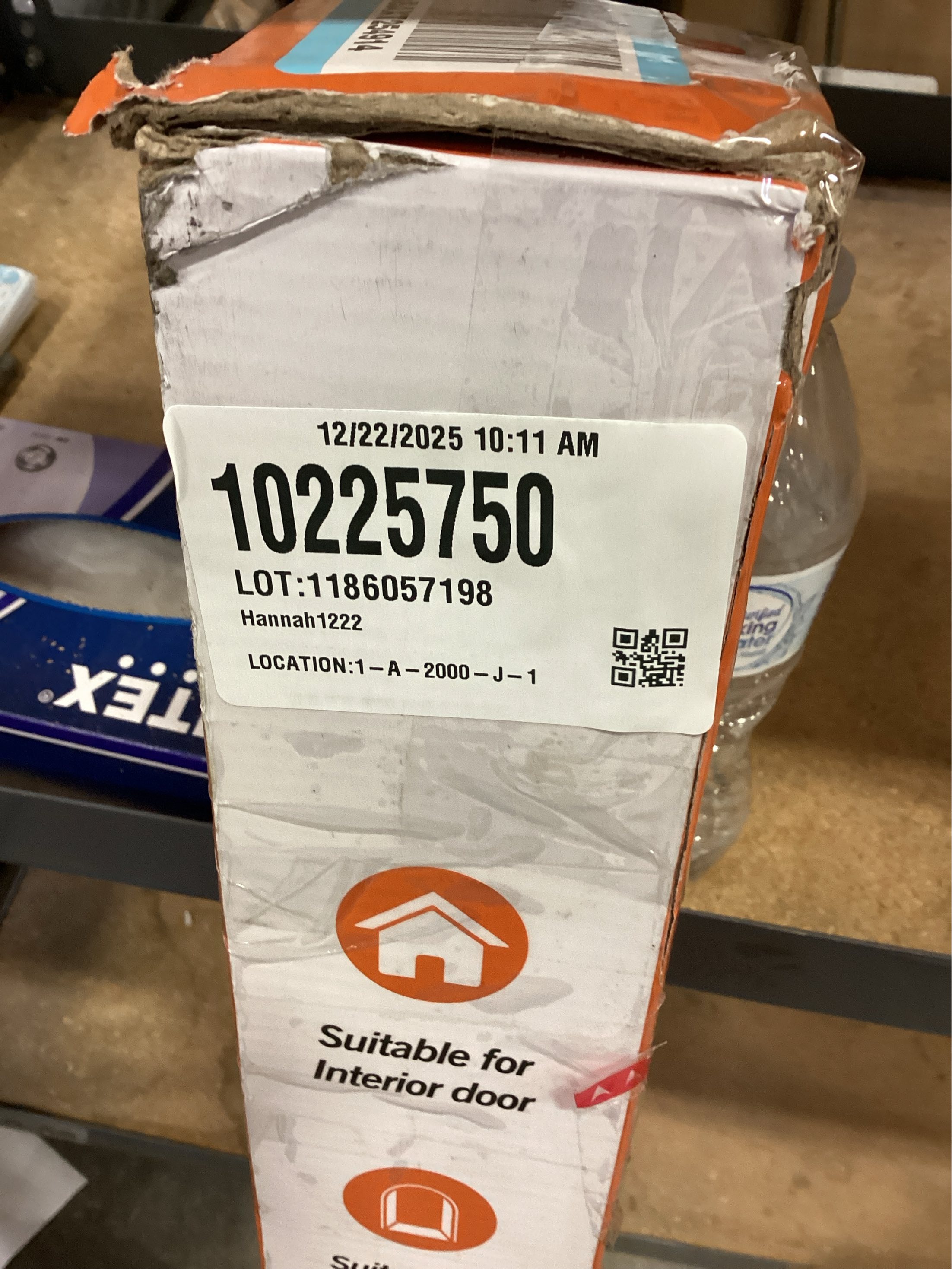 Retractable Baby Gate for Doorways and Stairs, Mesh Safety Gate for Pet, Indoor & Outdoor Use, One-Hand Operation, Easy Installation, 33.6 Tall, Expands to 55 Wide（Black,33.6x55