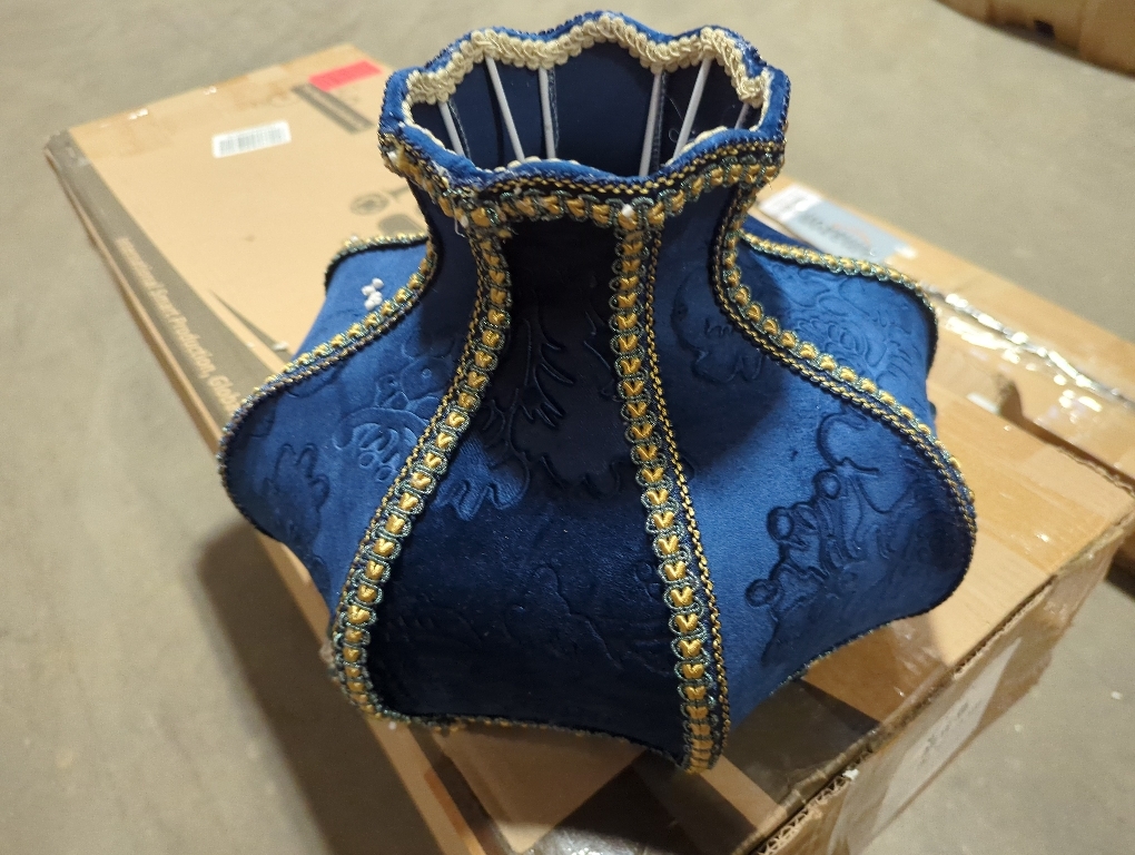 European Style Table Lamp with Fabric Lampshade Hand-Made Antique Varnished Resin Lampbody Victorian Style Table Lamp for Living Room Bedroom(Blue)