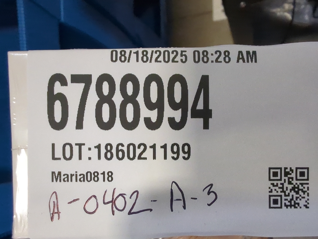 Therabody TheraFace Depuffing Cold & Heat Facial Treatment Wand - White