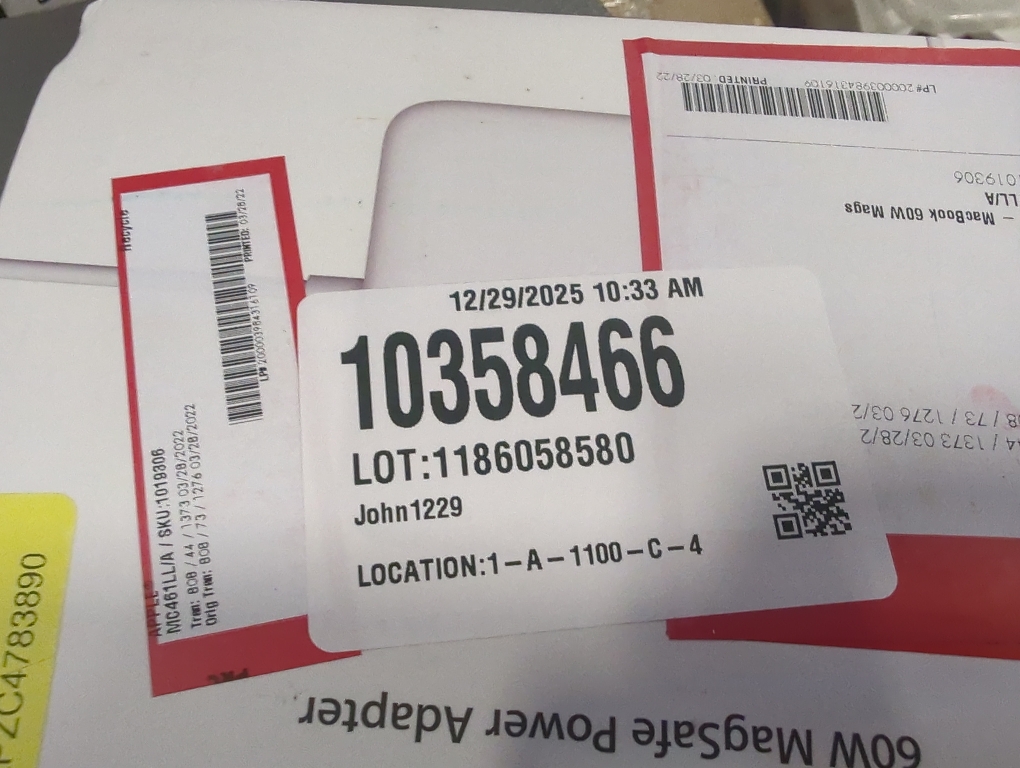 Apple 60W MagSafe Power Adapter (for previous generation 13.3-inch MacBook and 13-inch MacBook Pro)