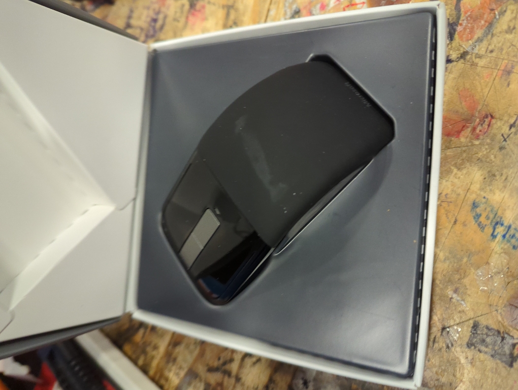 Microsoft Arc Touch Mouse - BlueTrack - Wireless - Radio Frequency - 2.40 GHz - USB 2.0 - 1000 dpi - Touch Scroll - Symmetrical