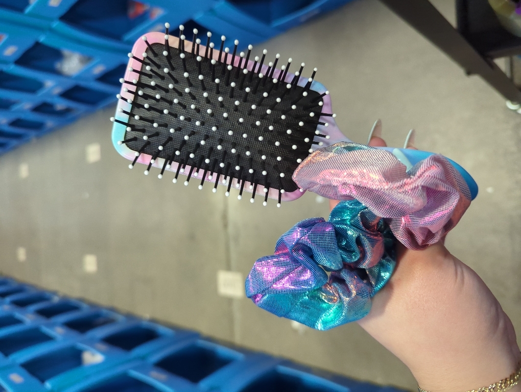 Hair Brush and 2 Scrunchies Set Inspired Detangling and Ties,Detangler Brush with Soft & Flexible Bristles for All Hair Types for Women & Girls (pink)