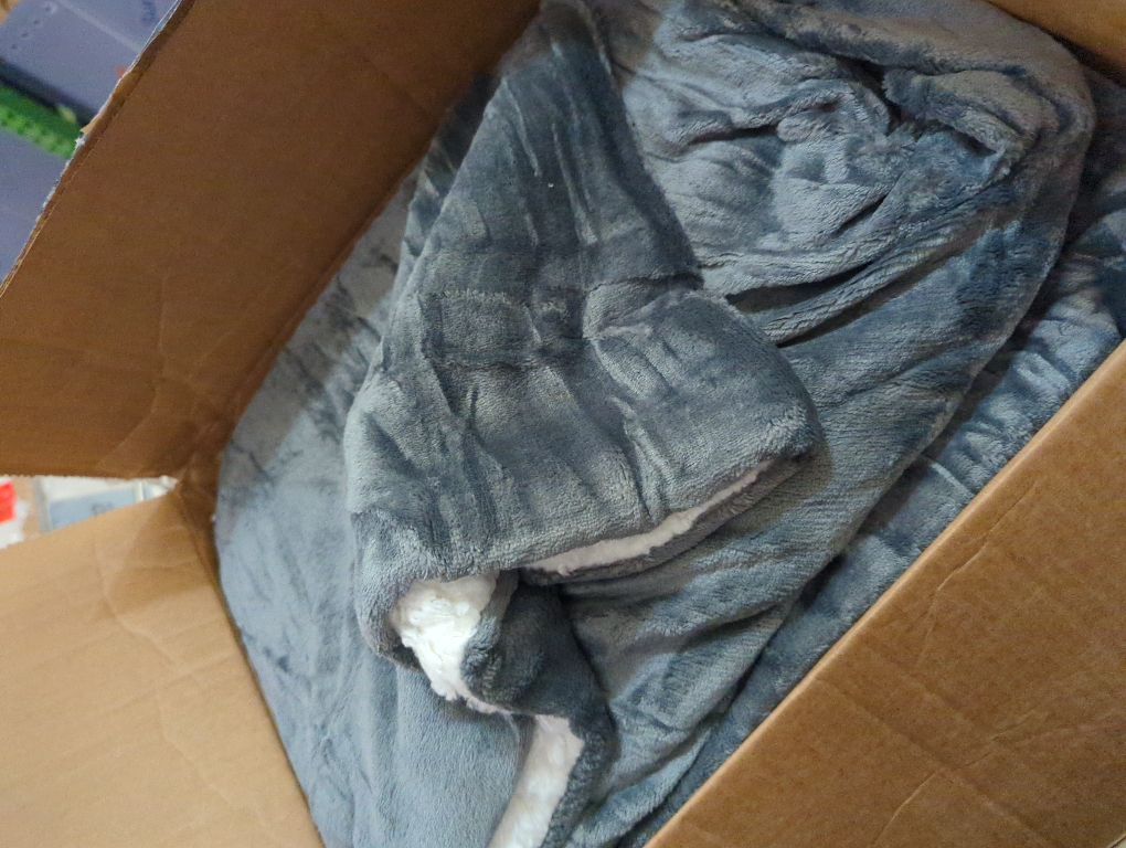 Bedsure GentleSoft Sherpa Fleece Oversized Cal King Blankets for Bed - Thick and Warm, Soft Fuzzy Plush Large Blanket for Winter, Grey, 112x98 Inches