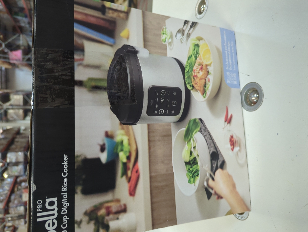 Digital 20-Cup Rice Cooker in Stainless Steel by bella PRO