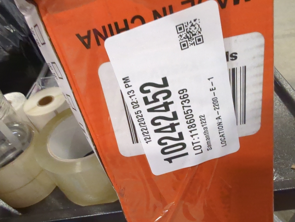 Retractable Baby Gate for Doorways and Stairs, Mesh Safety Gate for Pet, Indoor & Outdoor Use, One-Hand Operation, Easy Installation, 33.6 Tall, Expands to 55 Wide（Black,33.6x55