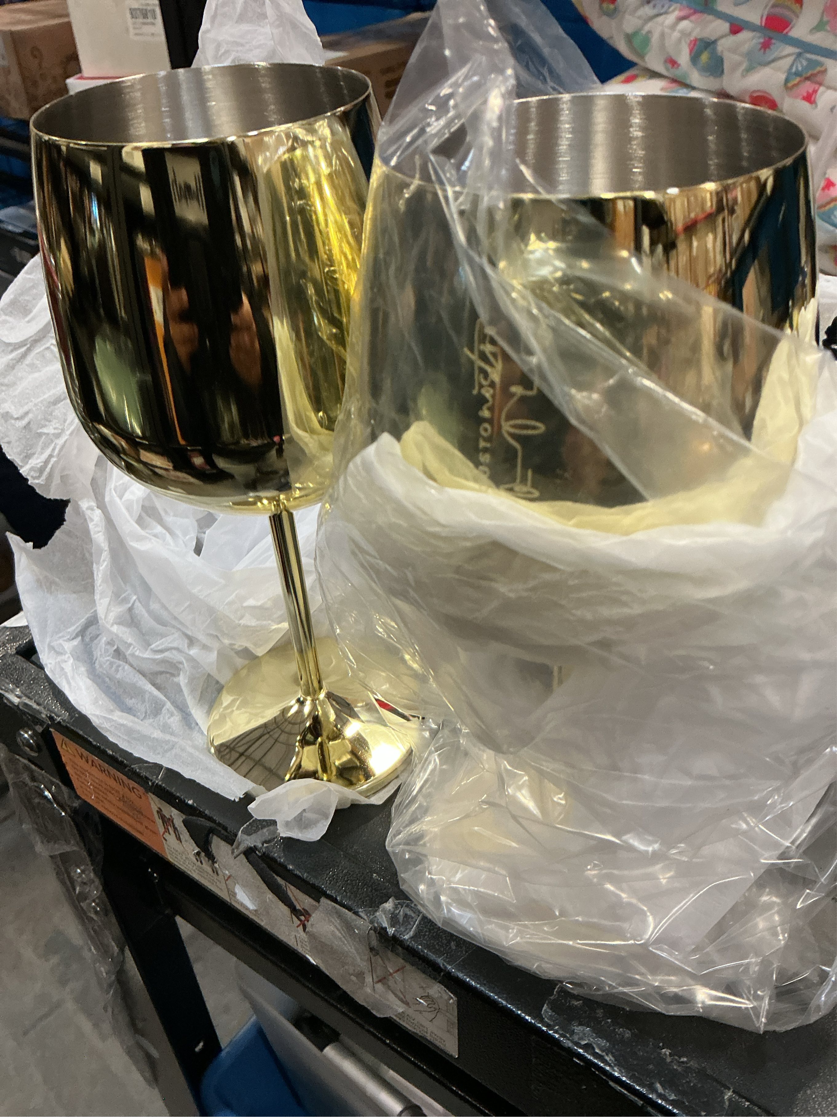 Gusto Nostro Stainless Steel Wine Glass - 18 oz Unbreakable Gold Wine Glasses for Travel, Camping and Pool - Fancy, Unique and Cute Portable Metal Wine Glass for Outdoor Events, Picnics (Set of 4)