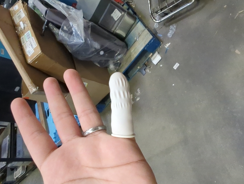 Disposable Fingertips Protector Gloves Natural Rubber Non-slip Anti-static Latex Finger Cots Fingertips Durable Tool 10 piece