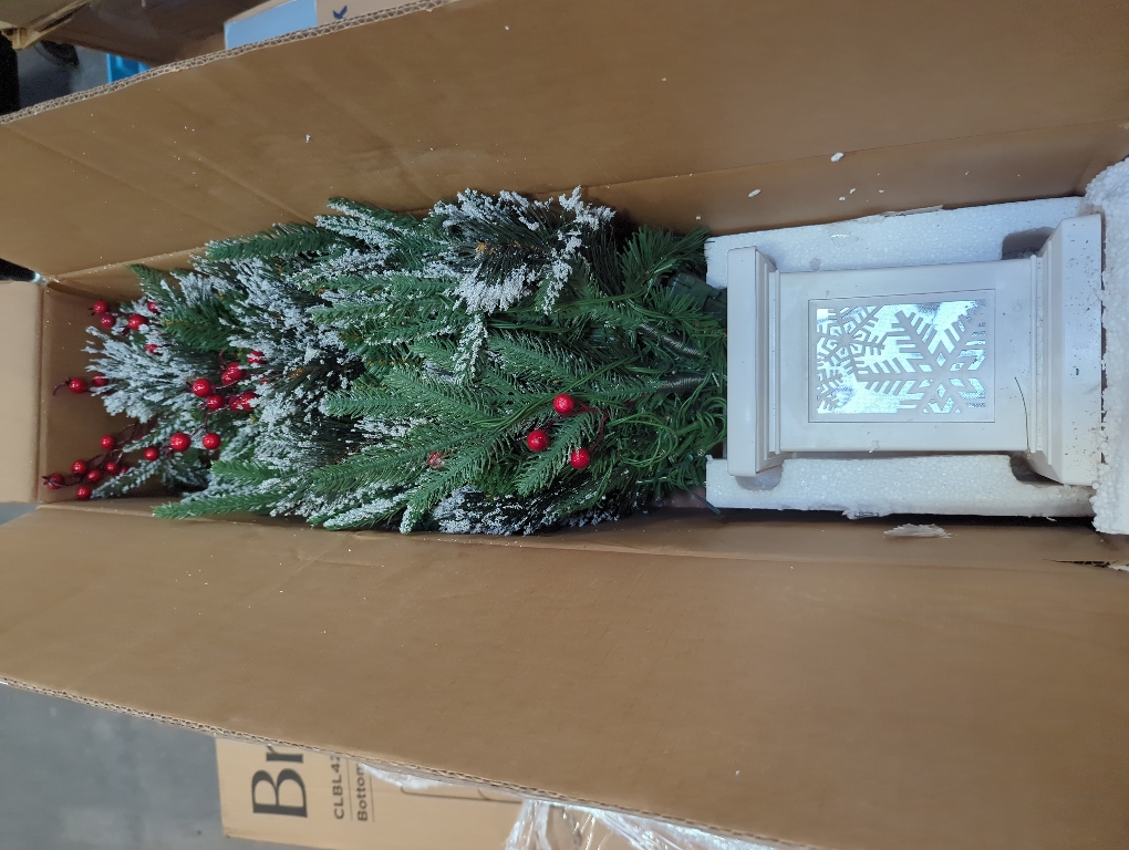 Garvee 3 FT Christmas Tree, Pre-Lit Christmas Tree with 78 LED Lights, Battery-Powered，Artificial Christmas Tree with Illuminated Base, Ideal Decor for Christmas Celebrations