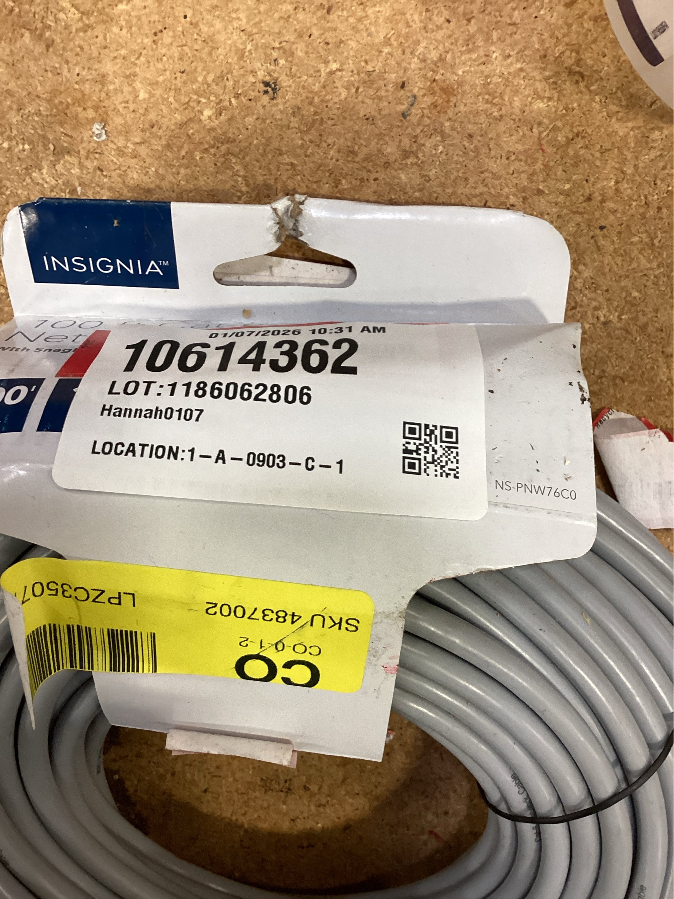 Insignia™ - 100' Cat-6 Ethernet Cable - Gray