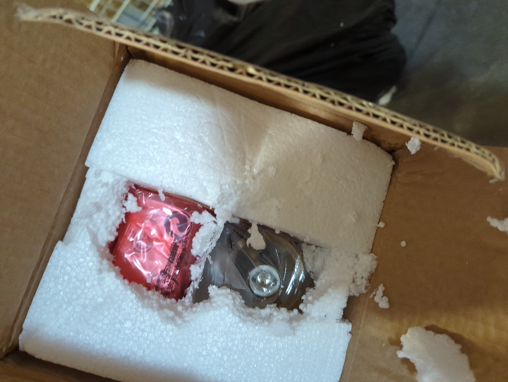 JONATHAN Y Caleb 1-Light 8 Brass Wall Sconce in Black/Brass