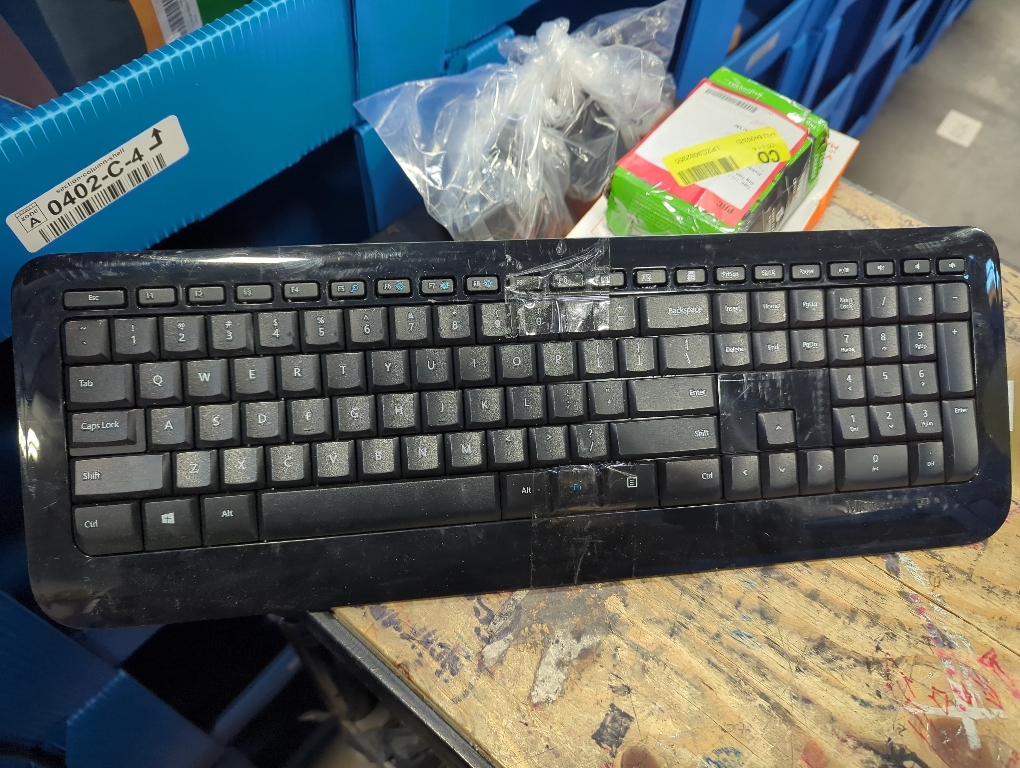 Microsoft Wireless Desktop 850 with AES ) - Black. Wireless Keyboard and Mouse Combo. Snap-In USB Transciever. Right/Left Hand Use Mouse