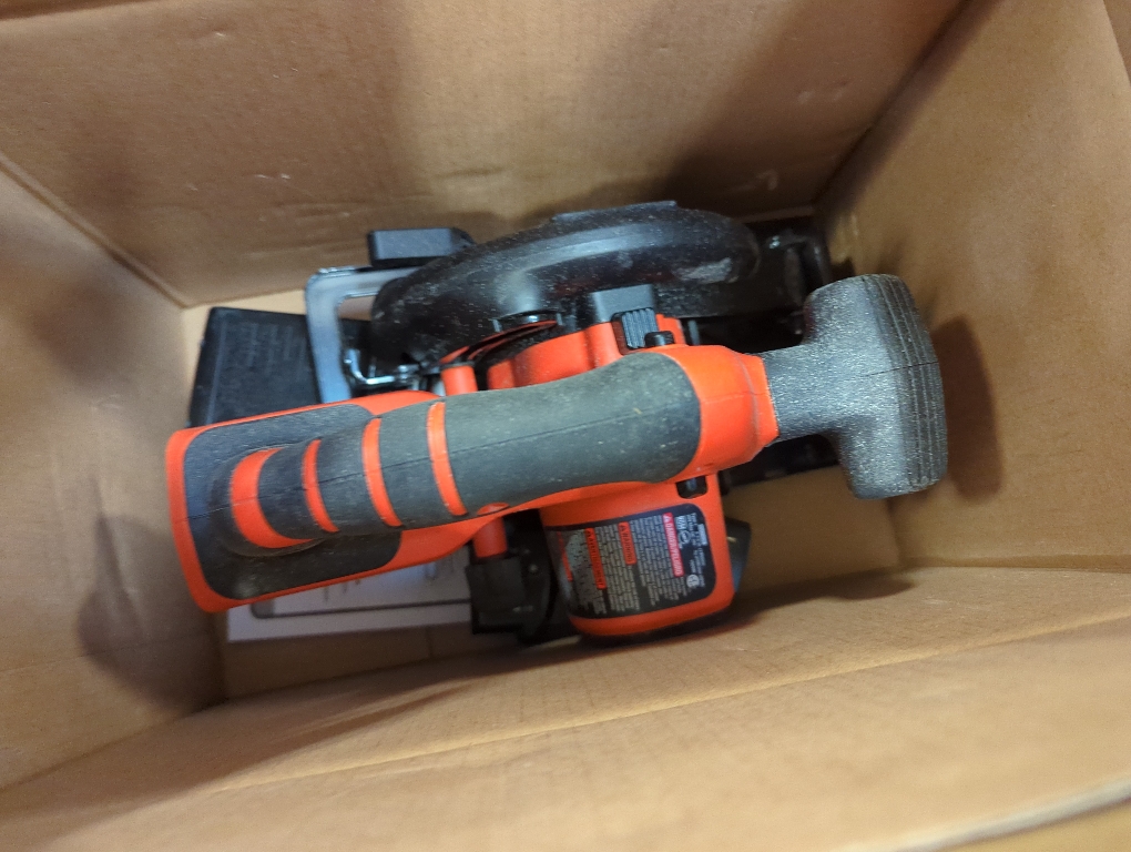 BLACK DECKER 20V MAX POWERCONNECT 5-1/2 in. Cordless Circular Saw with Battery and Charger (BDCCS20C)