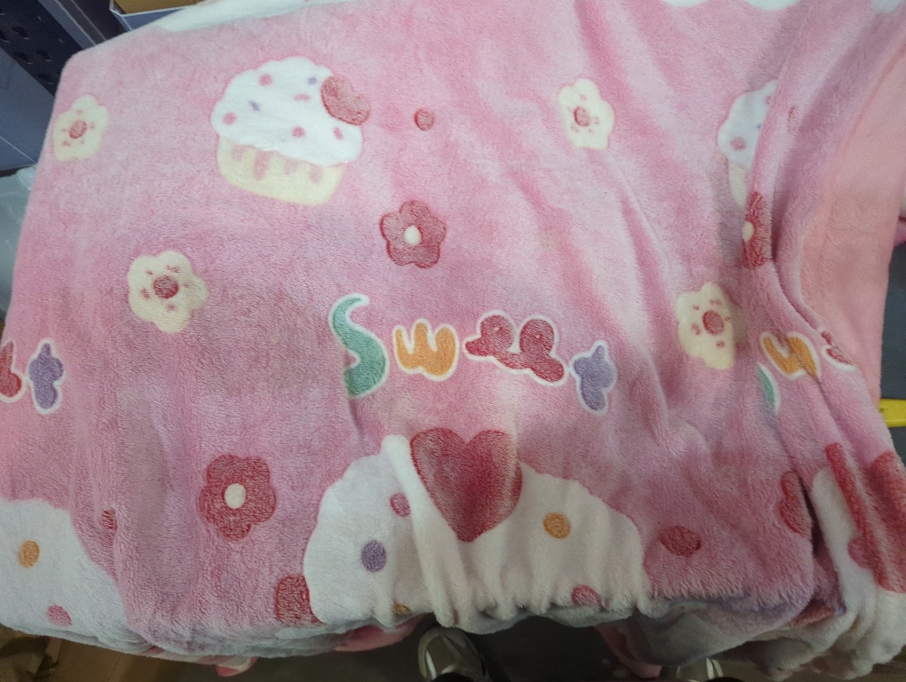 MorroMorn Pink Twin Blanket for Bed Couch Daybed, Fall Super Soft Fleece Blankets for Girls Kids Teen Preppy Dorm - Cozy Fluffy Plush Lightweight