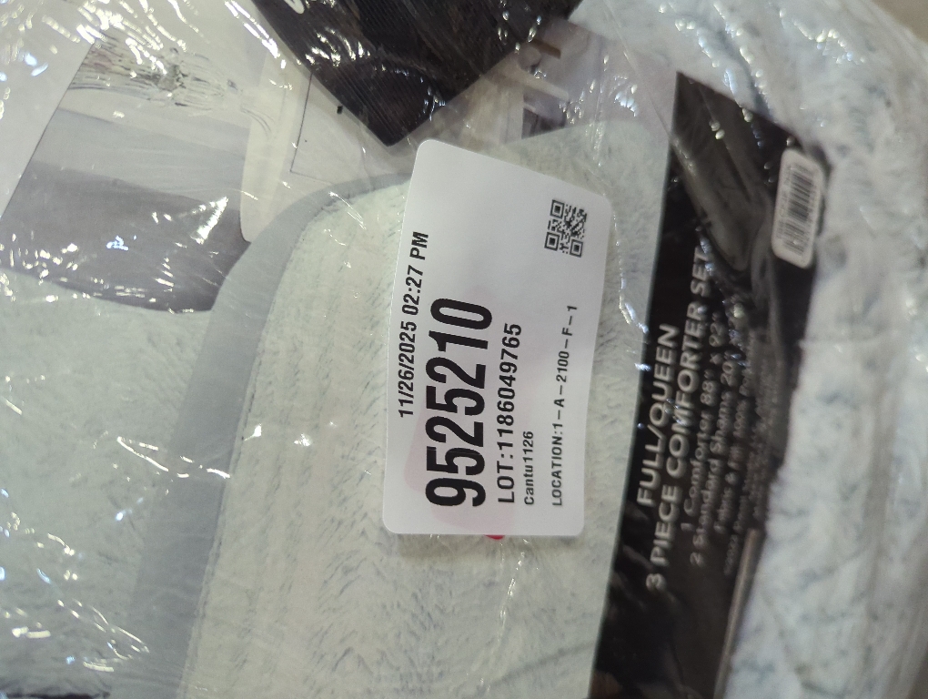 Dwell Studio Full/Queen 3pc Comforter Set White Faux Fur