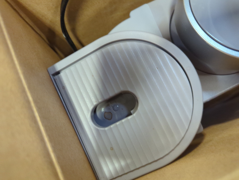 Keurig K-Iced Single Serve Coffee Maker – Brew Over Ice Button, Compact Design, Perfect Holiday Gift for Iced Coffee Lovers, Gray