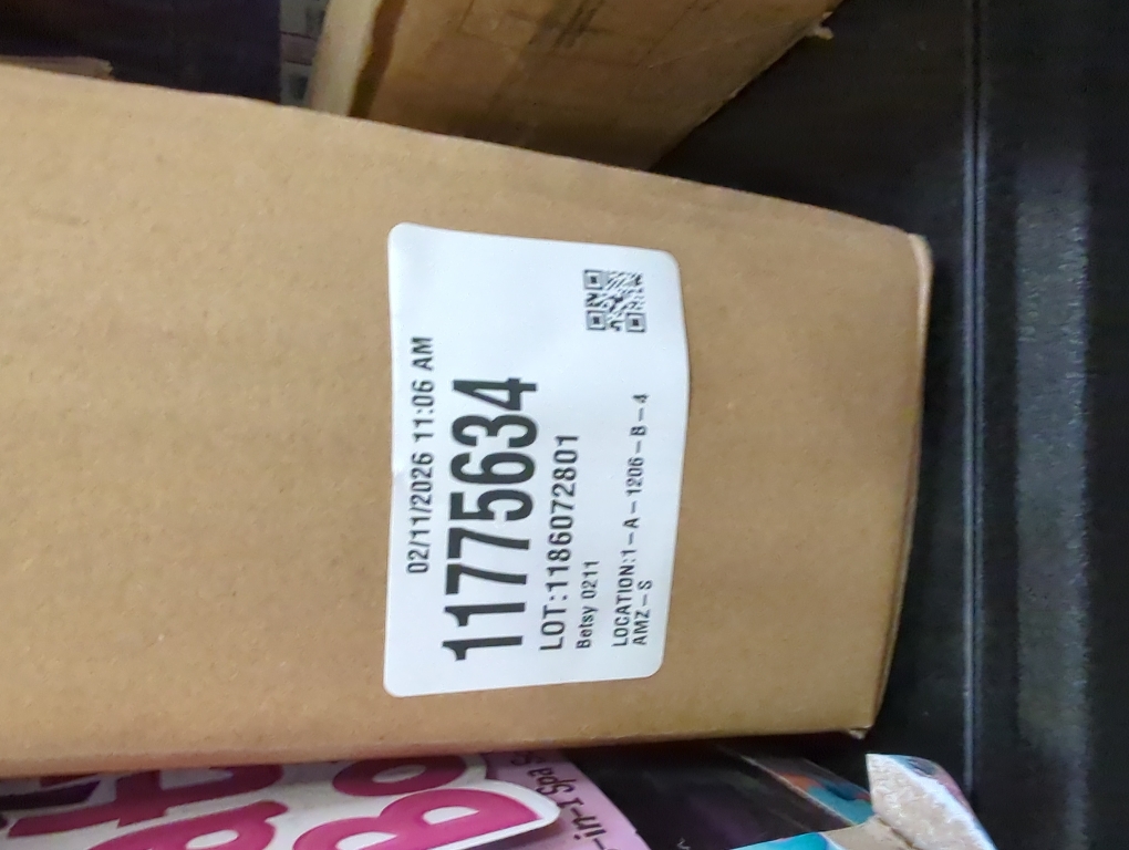 Farmhouse Smores Station, Wooden Smores Caddy with Handles, S'mores Bar Holder with 5Pcs Extendable Smores Sticks, Smores Maker Box for Smores Kit, Outdoor Fire Pit Camping Essentials Cooking (Brown)