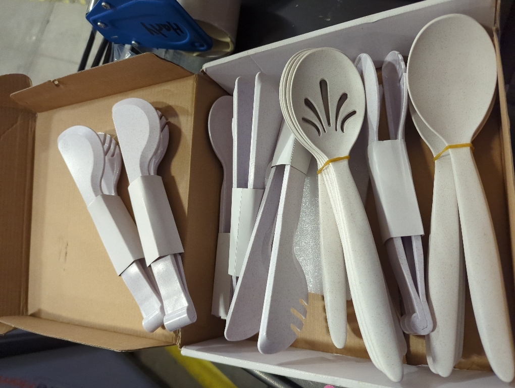 22 PCS Spoons and Kitchen Tongs Reusable Plastic