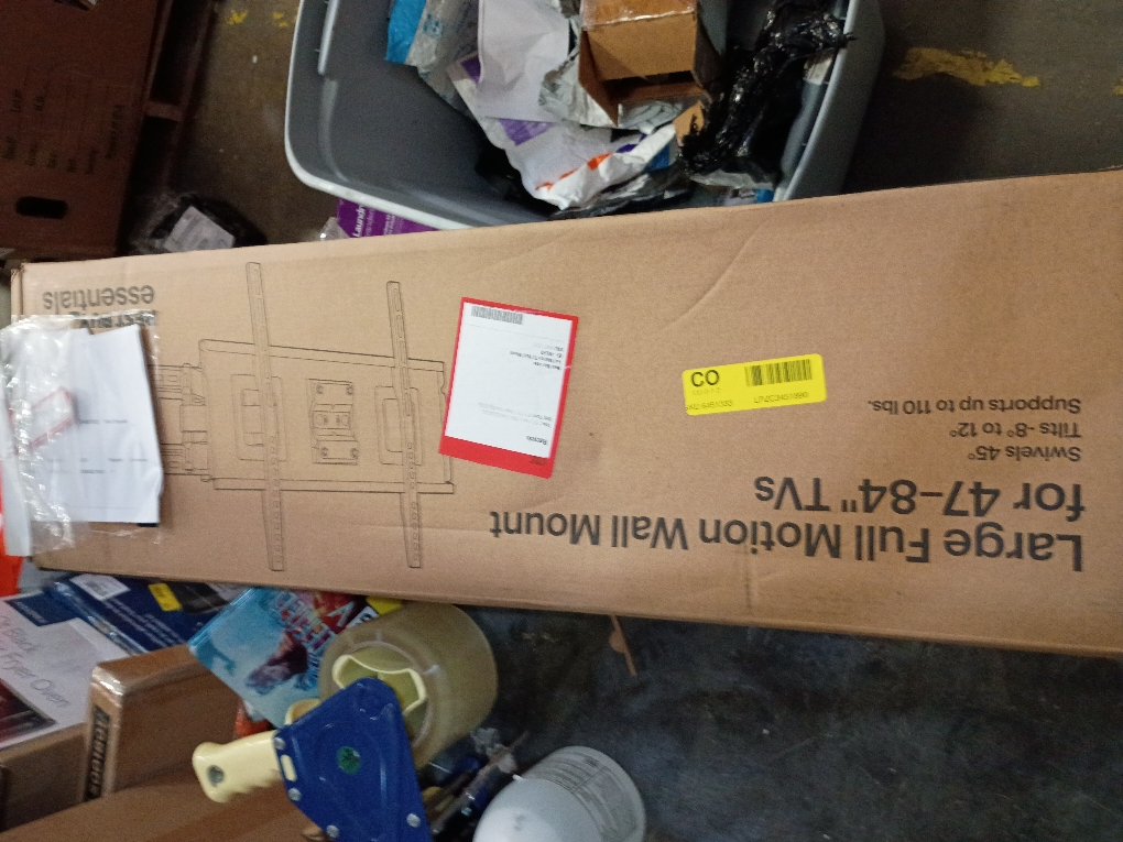 BestBuy essentials Full Motion TV Wall Mount for 47–84 TVs - Black (3B)