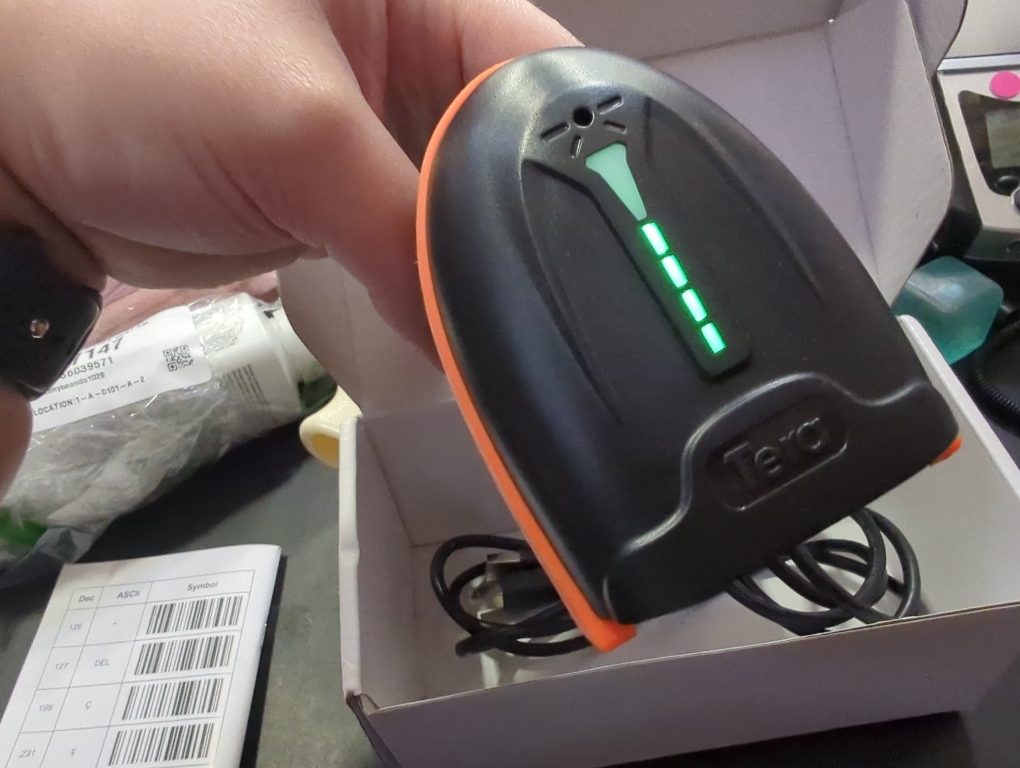 Tera 1D 2D QR Barcode Scanner Wireless and Wired with Battery Level Indicator Digital Printed Bar Code Reader Cordless Handheld Barcode Scanner Compact Plug and Play Model D5100