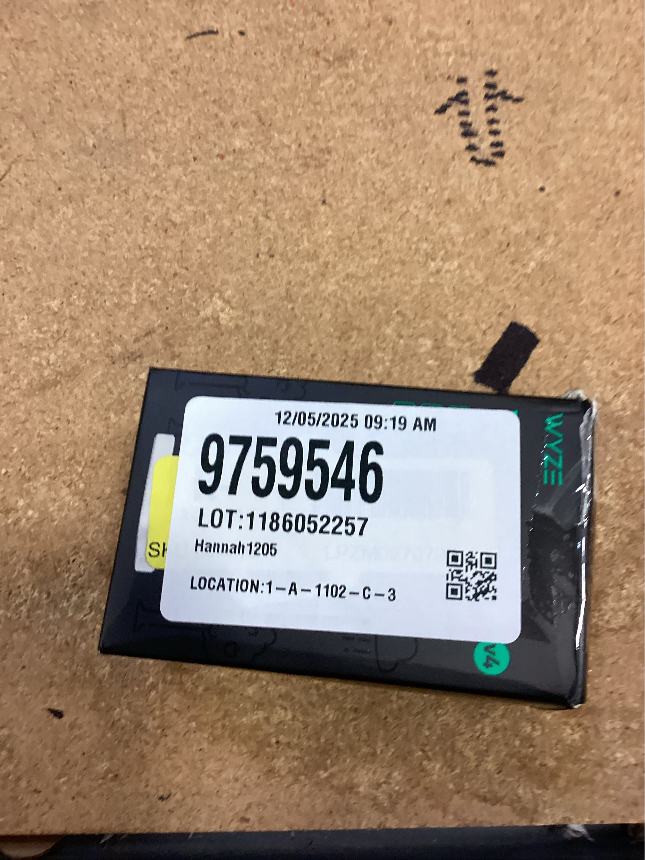 Wyze Cam V4 Plug-in Indoor and Outdoor Smart-Enabled Security Camera