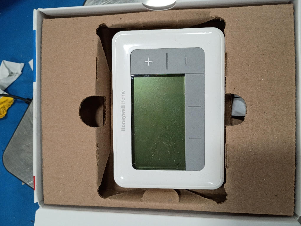 Honeywell Home T5 Heating and Cooling Touch Screen Programmable Thermostat